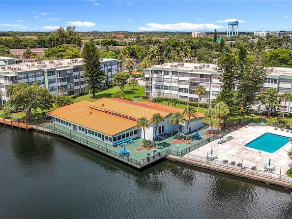 2751 Taft St 304, Hollywood FL 33020