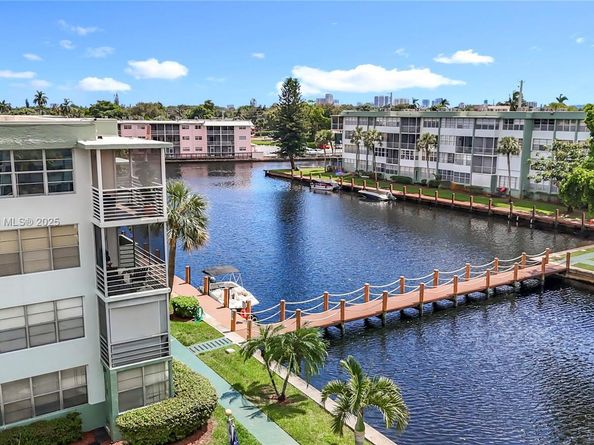 2751 Taft St 304, Hollywood FL 33020