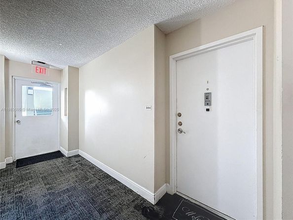 2751 Taft St 304, Hollywood FL 33020