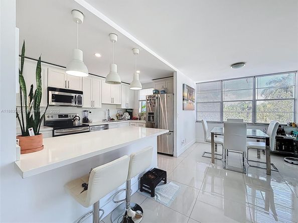2751 Taft St 304, Hollywood FL 33020