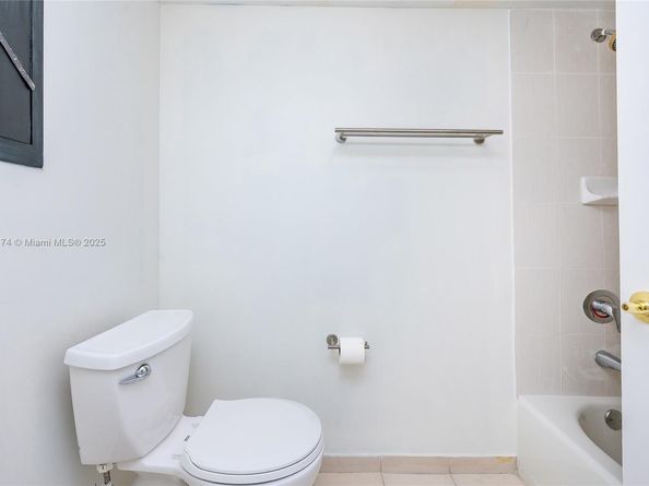 280 SW 20th Rd 902, Miami FL 33129