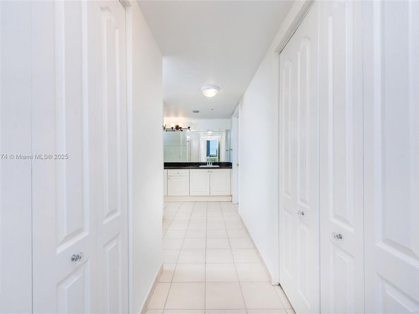 280 SW 20th Rd 902, Miami FL 33129