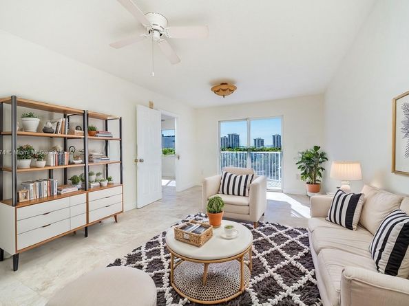 280 SW 20th Rd 902, Miami FL 33129