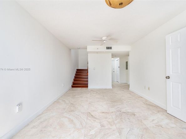 280 SW 20th Rd 902, Miami FL 33129