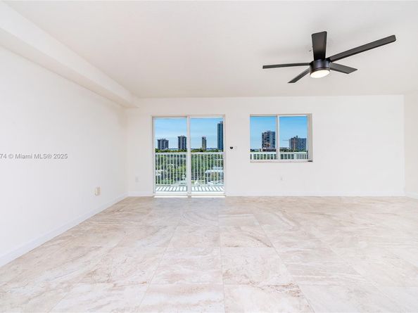 280 SW 20th Rd 902, Miami FL 33129