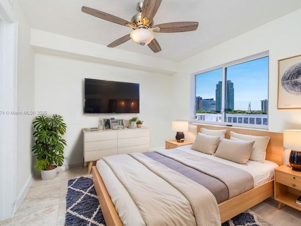 280 SW 20th Rd 902, Miami FL 33129