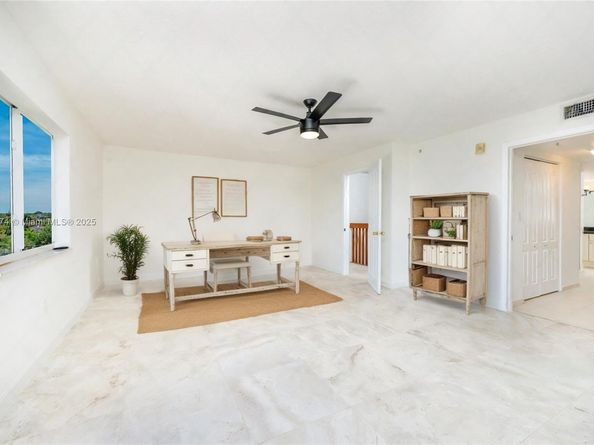 280 SW 20th Rd 902, Miami FL 33129
