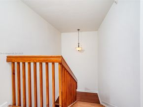 280 SW 20th Rd 902, Miami FL 33129