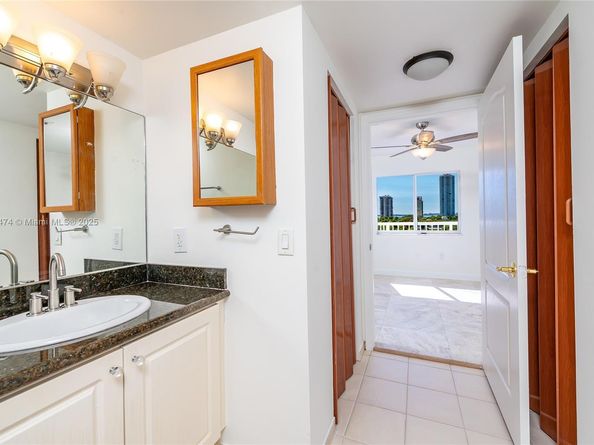 280 SW 20th Rd 902, Miami FL 33129