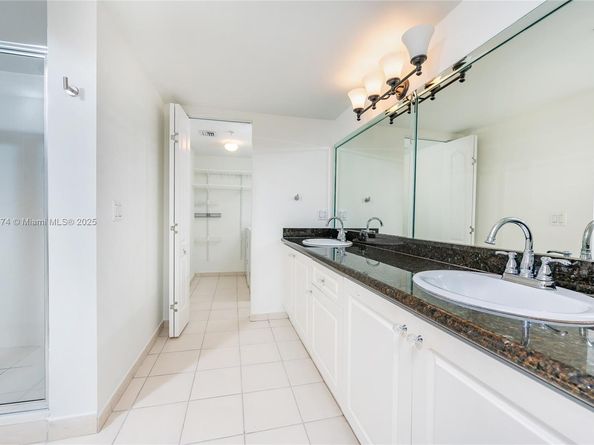 280 SW 20th Rd 902, Miami FL 33129