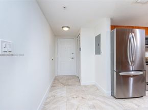 280 SW 20th Rd 902, Miami FL 33129