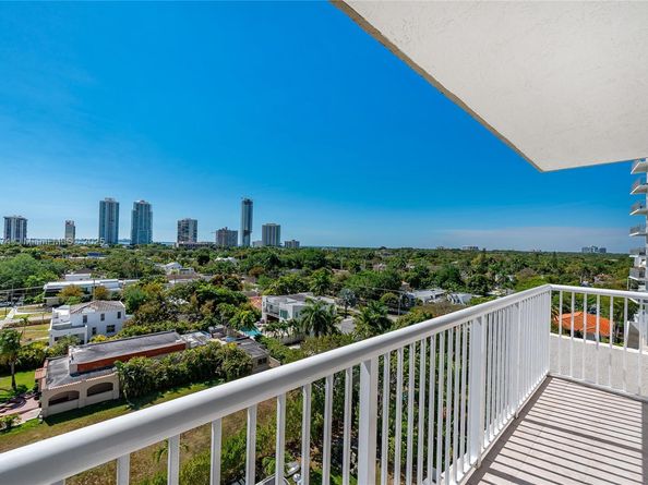 280 SW 20th Rd 902, Miami FL 33129