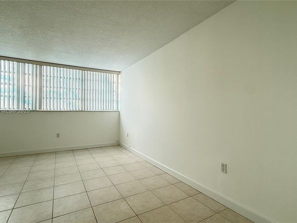 13155 Ixora Ct 310, North Miami FL 33181