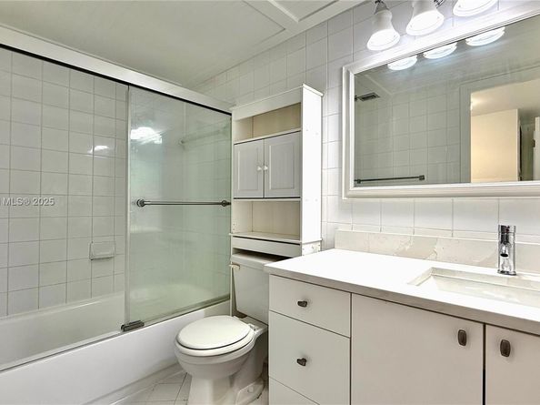 13155 Ixora Ct 310, North Miami FL 33181