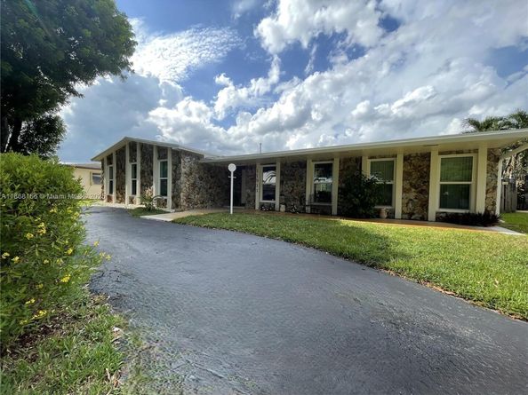 11911 NW 14th Ct, Pembroke Pines FL 33026
