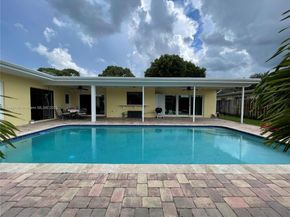 11911 NW 14th Ct, Pembroke Pines FL 33026