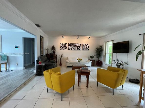 11911 NW 14th Ct, Pembroke Pines FL 33026