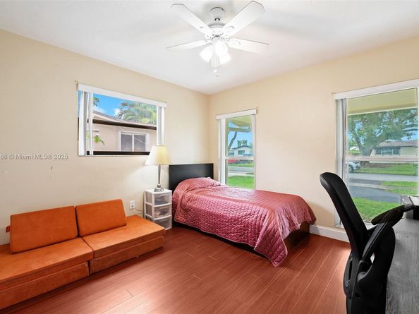 11911 NW 14th Ct, Pembroke Pines FL 33026