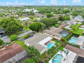 11911 NW 14th Ct, Pembroke Pines FL 33026