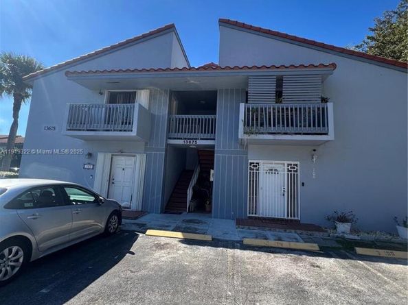13675 SW 62nd St 1023, Miami FL 33183