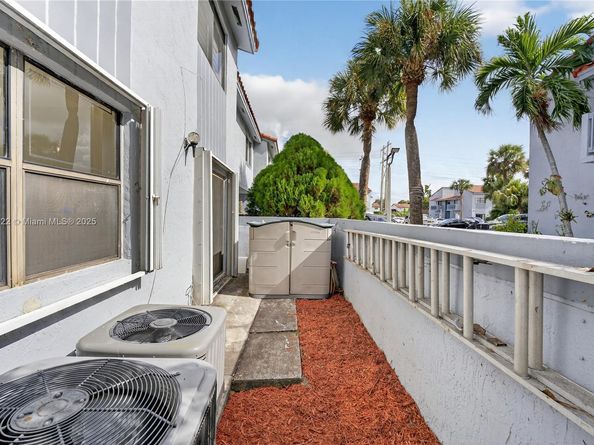 13675 SW 62nd St 1023, Miami FL 33183