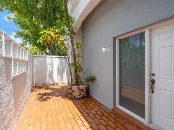 20908 Leeward Ct 2313, Aventura FL 33180