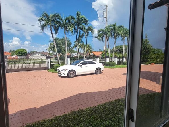 2621 SW 132nd Ave, Miami FL 33175