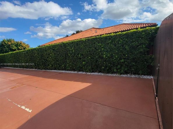 2621 SW 132nd Ave, Miami FL 33175