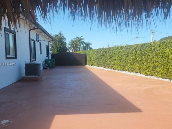 2621 SW 132nd Ave, Miami FL 33175