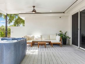 3260 NW 9th St, Miami FL 33125