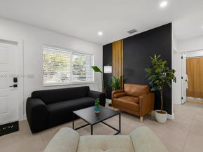 3260 NW 9th St, Miami FL 33125