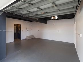 3260 NW 9th St, Miami FL 33125