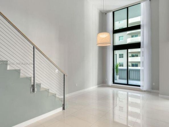1111 SW 1st Ave 721N, Miami FL 33130