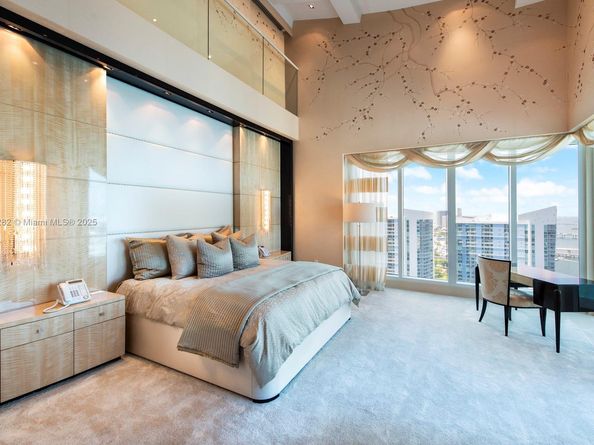 900 Brickell Key Blvd PH3403, Miami FL 33131