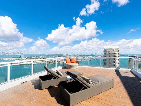 900 Brickell Key Blvd PH3403, Miami FL 33131