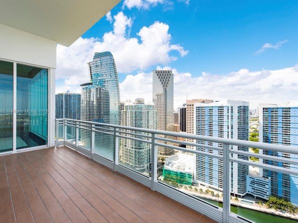 900 Brickell Key Blvd PH3403, Miami FL 33131