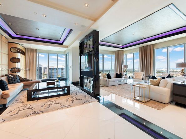 900 Brickell Key Blvd PH3403, Miami FL 33131
