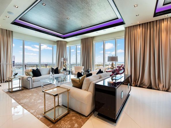 900 Brickell Key Blvd PH3403, Miami FL 33131