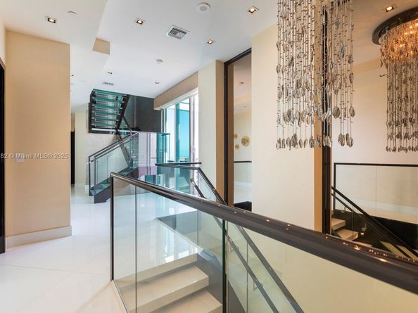 900 Brickell Key Blvd PH3403, Miami FL 33131