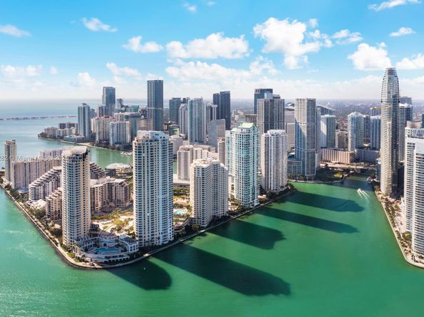 900 Brickell Key Blvd PH3403, Miami FL 33131