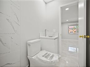 15685 SW 82nd Cir Ln 28, Miami FL 33193