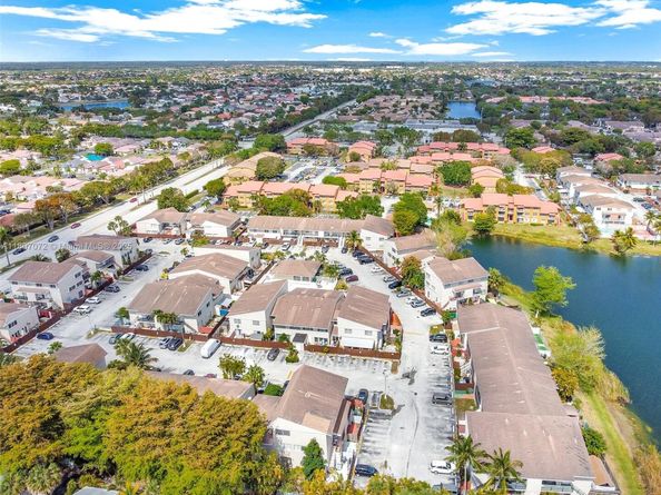 15685 SW 82nd Cir Ln 28, Miami FL 33193
