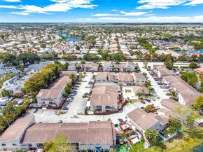 15685 SW 82nd Cir Ln 28, Miami FL 33193