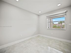15685 SW 82nd Cir Ln 28, Miami FL 33193