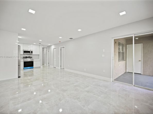 15685 SW 82nd Cir Ln 28, Miami FL 33193