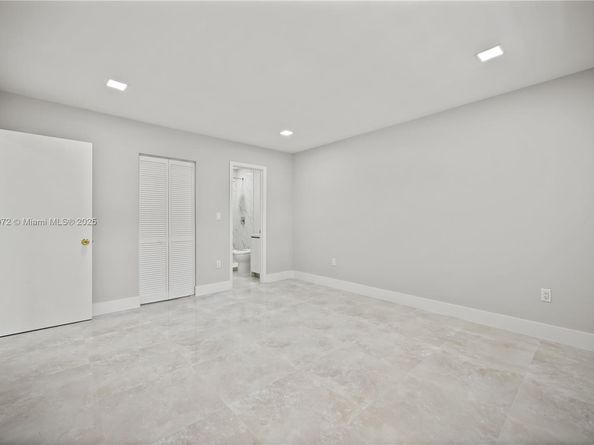 15685 SW 82nd Cir Ln 28, Miami FL 33193