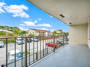 15685 SW 82nd Cir Ln 28, Miami FL 33193