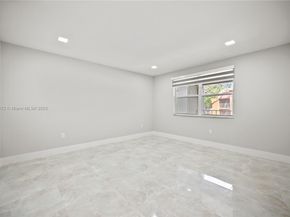 15685 SW 82nd Cir Ln 28, Miami FL 33193