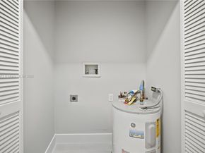 15685 SW 82nd Cir Ln 28, Miami FL 33193