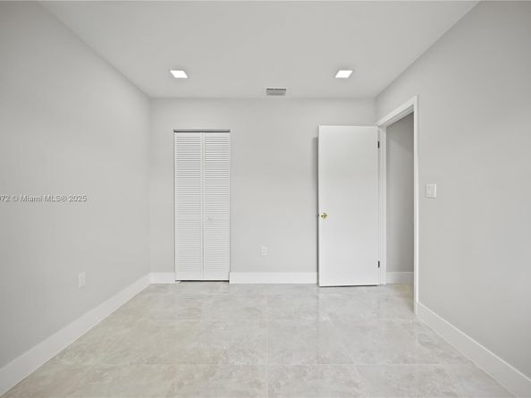 15685 SW 82nd Cir Ln 28, Miami FL 33193